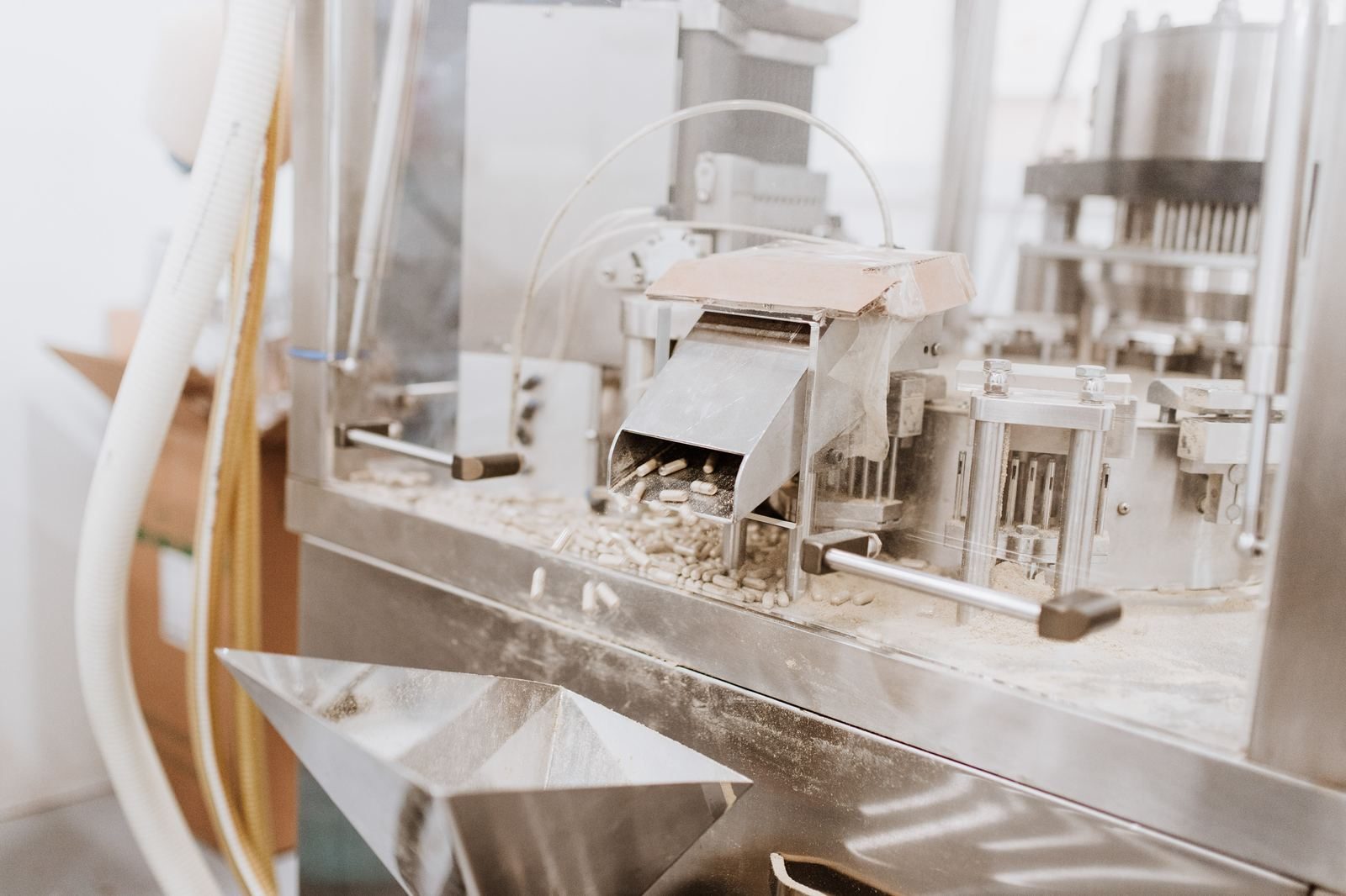 Capsule filling machine